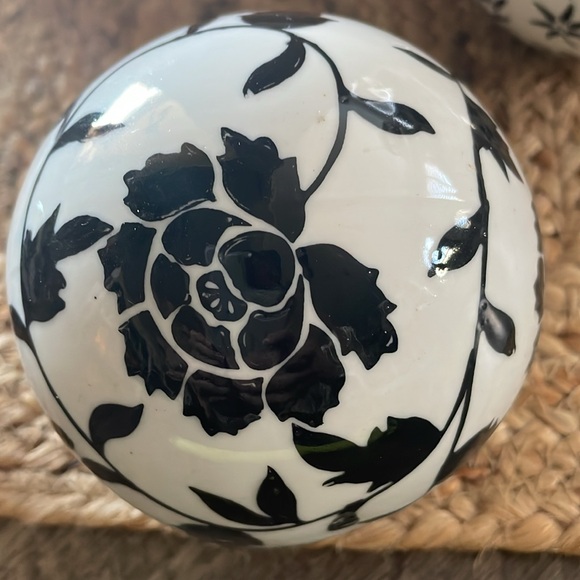 Unbranded Black & White Decorative Orbs Lot of 3 - Picture 3 of 7